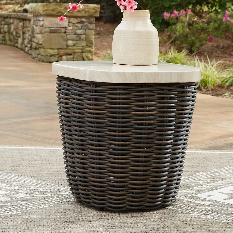 Signature Design by Ashley King Outdoor End Table