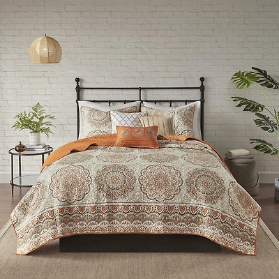 Madison Park Moraga 6-Pc Reversible Quilt Set With Throw Pillows