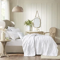 Madison Park Isabella 4-Pc Ruffle Quilt Set With Throw Pillow