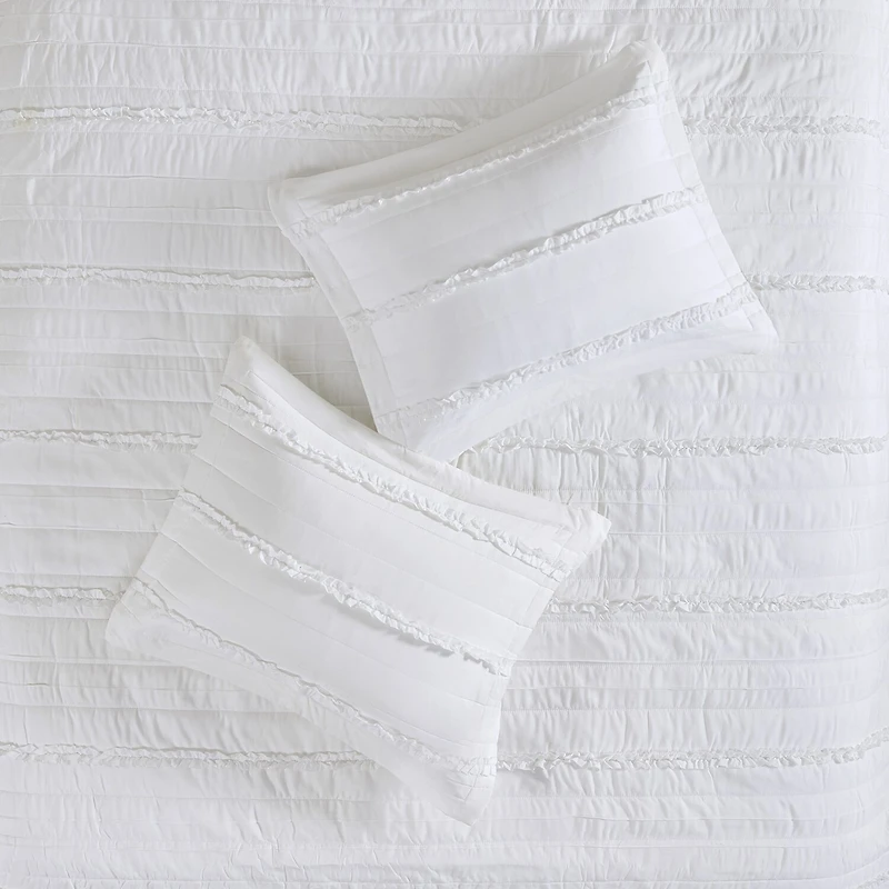 Madison Park Isabella 4-Pc Ruffle Quilt Set With Throw Pillow