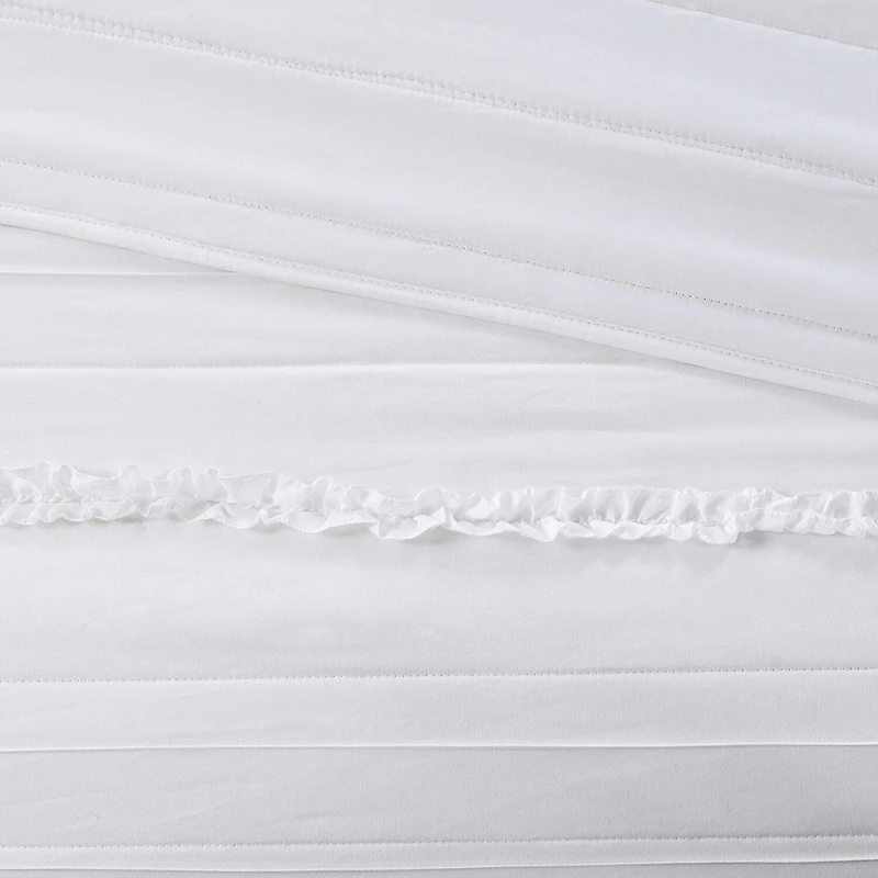 Madison Park Isabella 4-Pc Ruffle Quilt Set With Throw Pillow