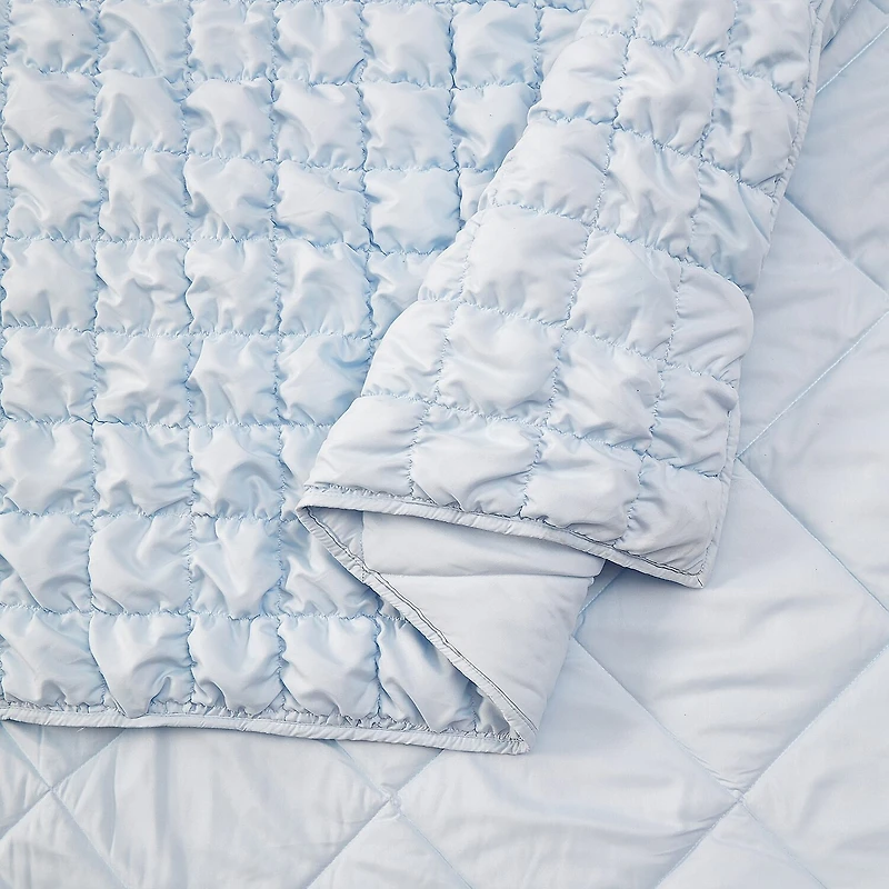 Urban Playground Dreamy Clouds Puffy Quilt Set