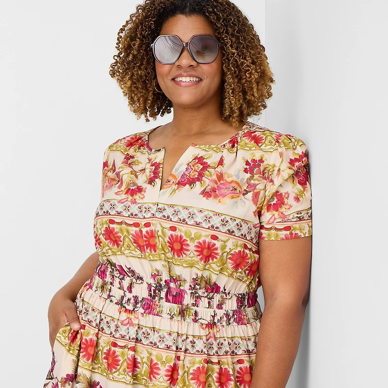 Be by CHETTA B Womens Plus Split Crew Neck Short Sleeve Fitted Floral Fit + Flare Dress