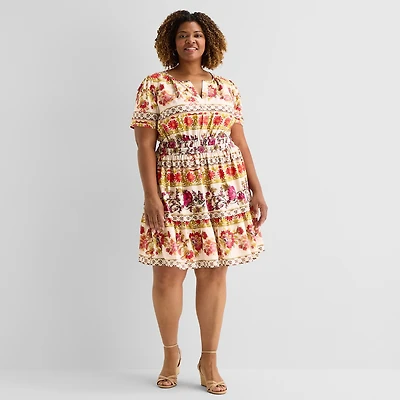 Be by CHETTA B Womens Plus Round Neck Short Sleeve Fitted Floral Fit + Flare Dress