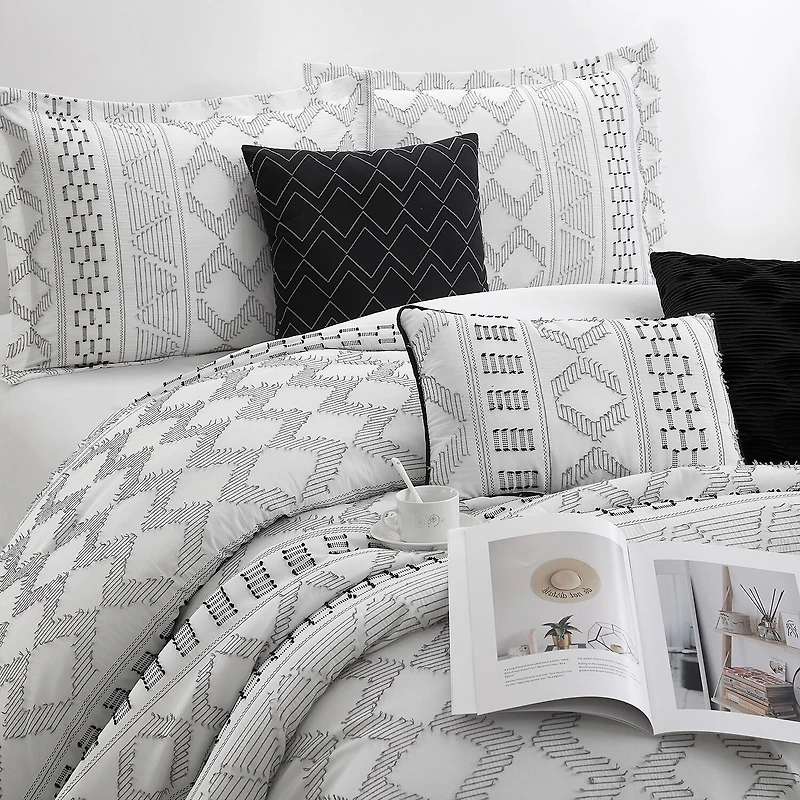 Stratford Park Leana 7-pc. Geometric Lightweight Comforter Set