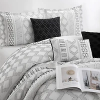 Stratford Park Leana 7-pc. Geometric Lightweight Comforter Set