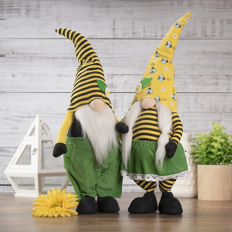 Northlight 19.75in Boy Bumblebee Hat With Daisy Gnome