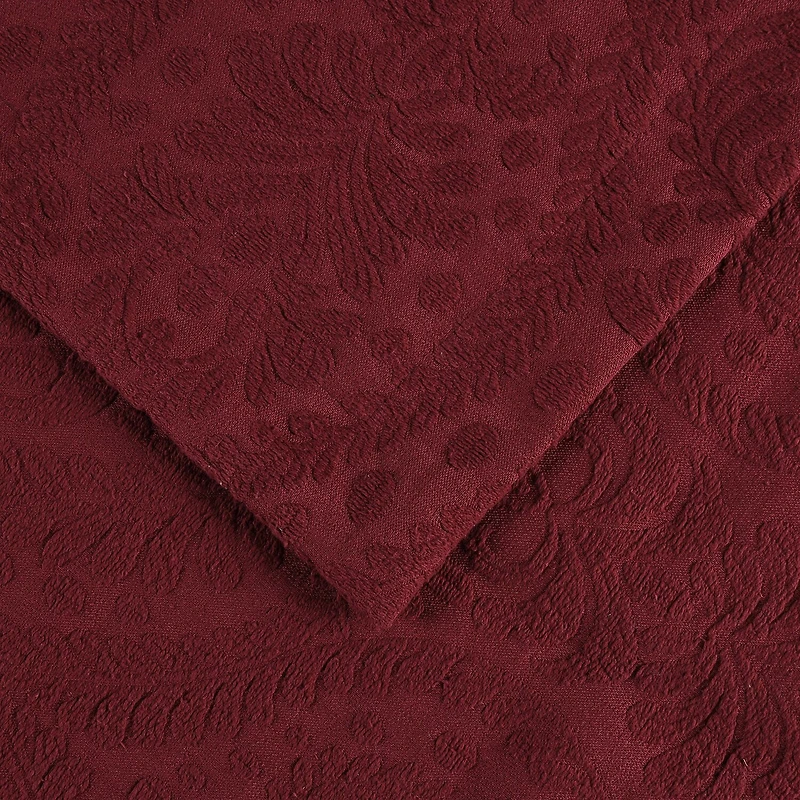 SUPERIOR® Aspen Scalloped Jacquard Floral Botanical Bedspread with Sham