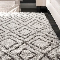 nuLoom Willette Diamond Shaggy Rectangular Rug
