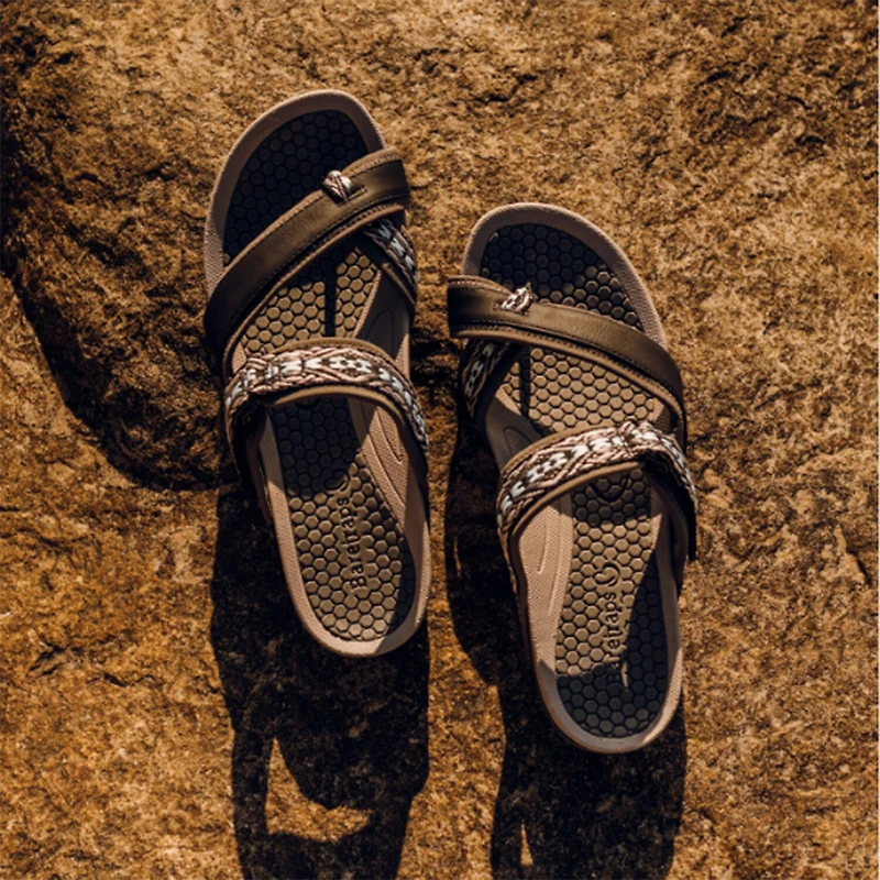 Baretraps Womens Deserae-W Slide Sandals