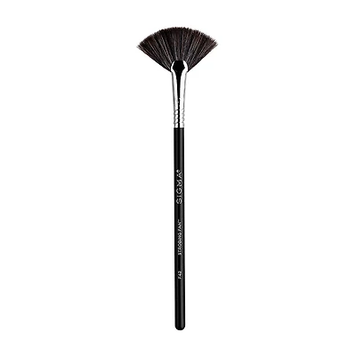 Sigma Beauty F42 Strobing Fan Brush
