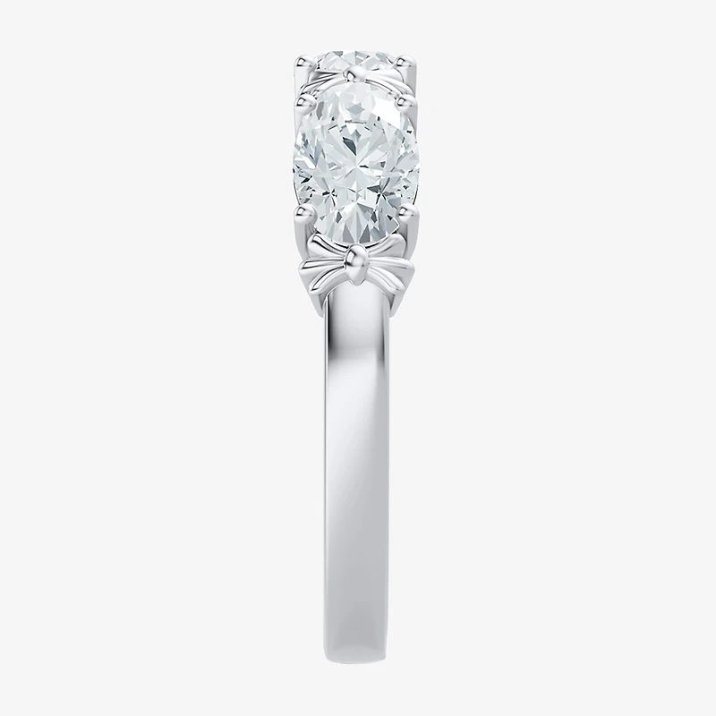 (F / Vs2) Womens 4MM 1 1/2 CT. T.W. Lab Grown White Diamond 10K Gold 3-Stone Wedding Band