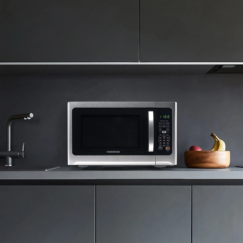 Farberware Professional FMO12AHTBKE 1000-Watt 1.2 Cu. Ft. Microwave Oven with Sensor