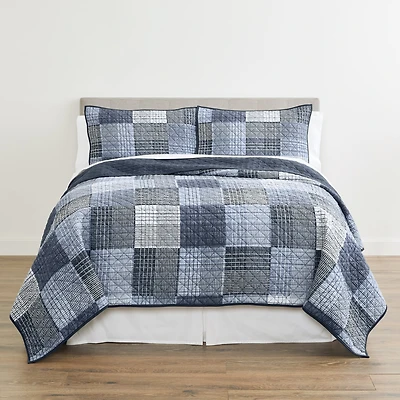 Home Expressions Xander Quilt Set