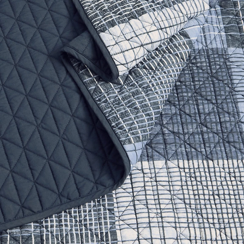 Home Expressions Xander Quilt Set