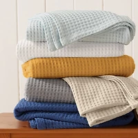 Linery Hypoallergenic Lightweight Blanket
