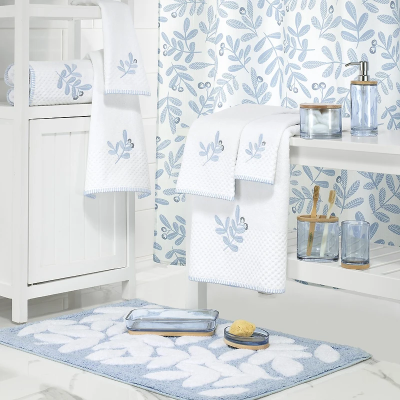 IZOD Kingsley 2-pc. Leaf Bath Towel