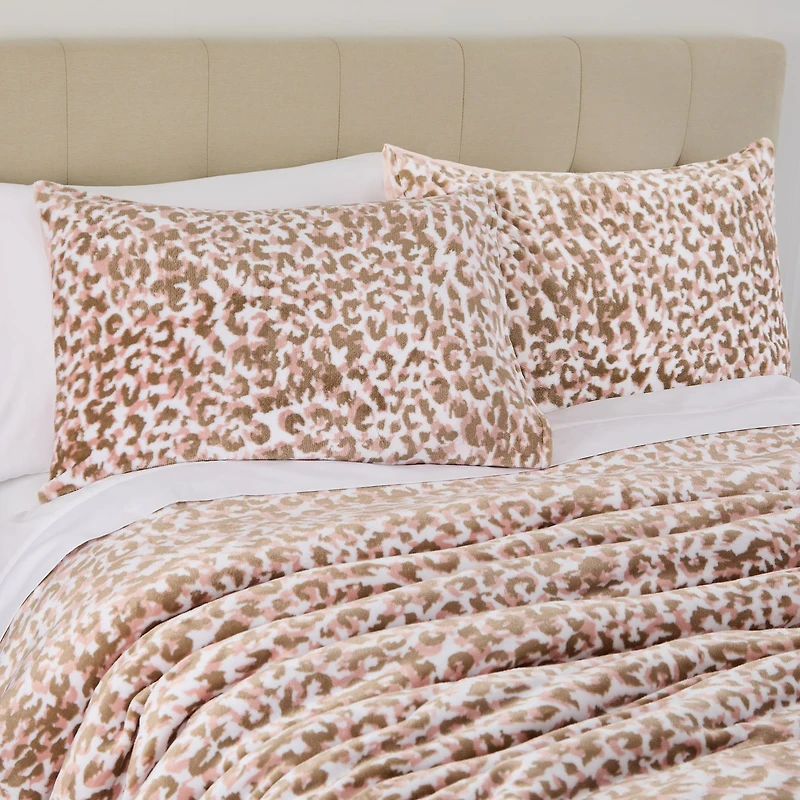 Home Expressions Maisey Midweight REVERSIBLE Comforter Set
