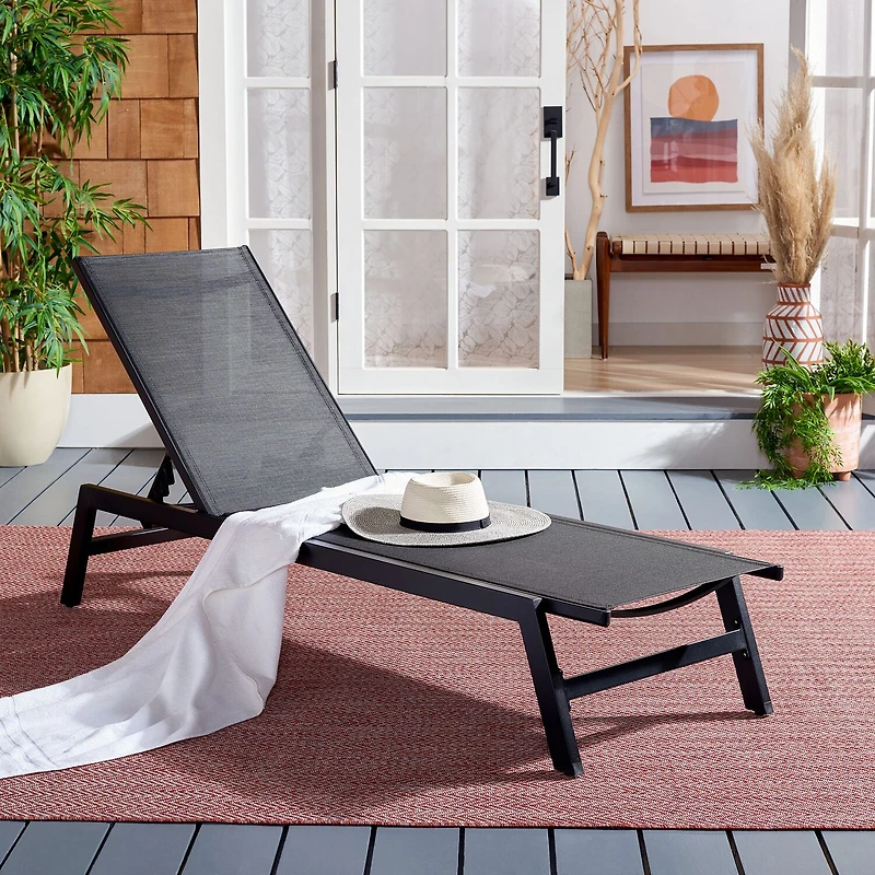 Safavieh Fionne Lounge Chair