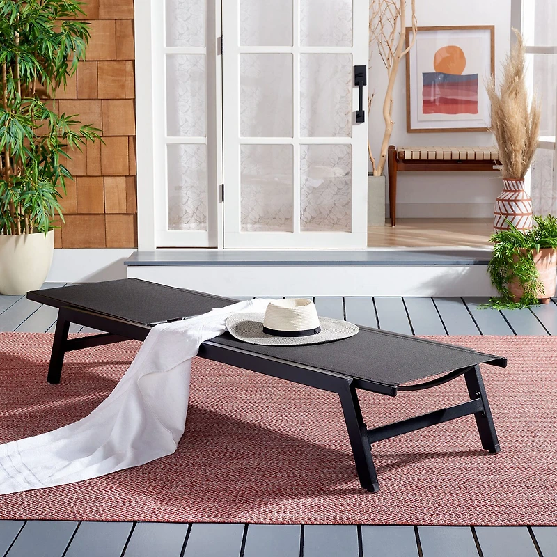 Safavieh Fionne Lounge Chair