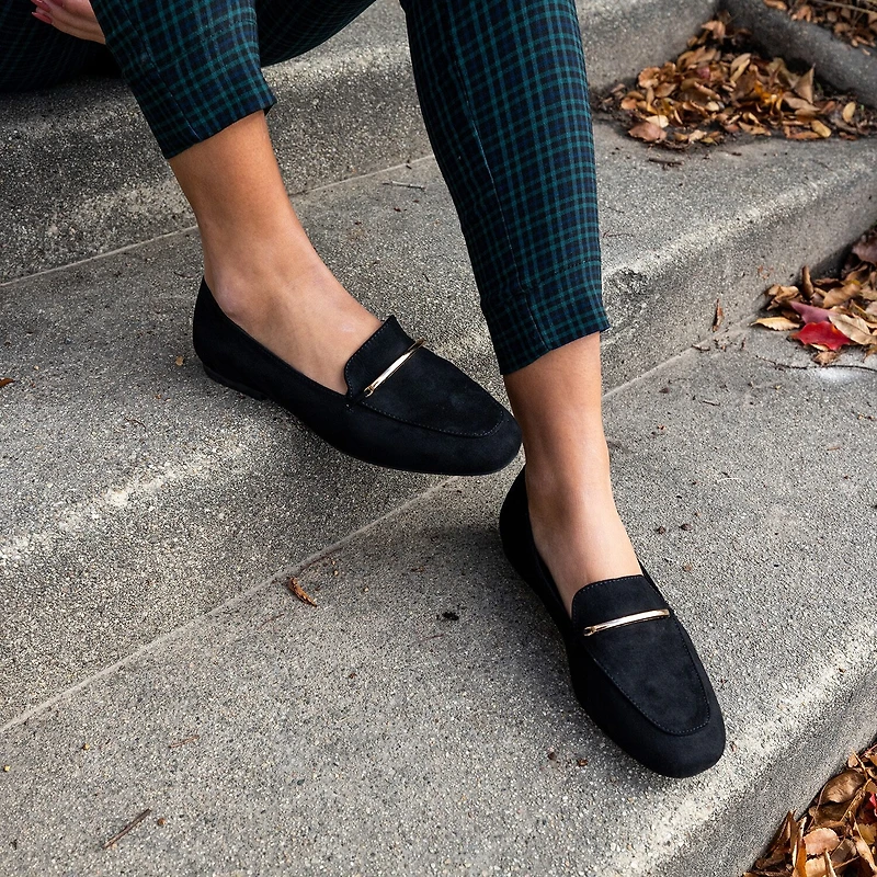 Journee Collection Wrenn Womens Moc Closed Toe Loafers