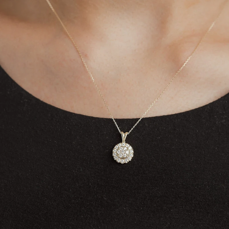 Diamond Blossom (Si2/G) Womens 1/2 CT. T.W. Lab Grown White Diamond 10K Gold Round 18 Inch Pendant Necklace