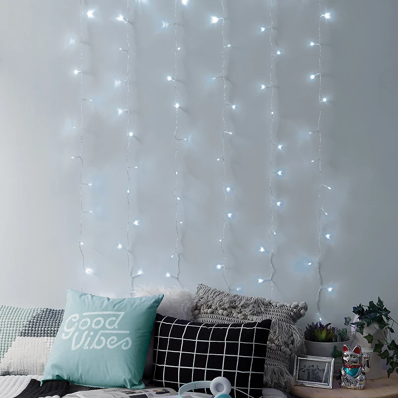 West & Arrow Cool White LED Curtain Light 96
