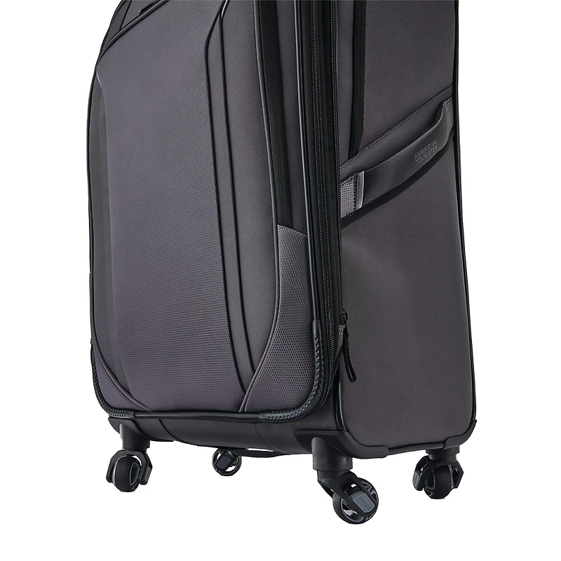American Tourister Piroutte Deluxe Softside Expandable Checked Spinner Luggage