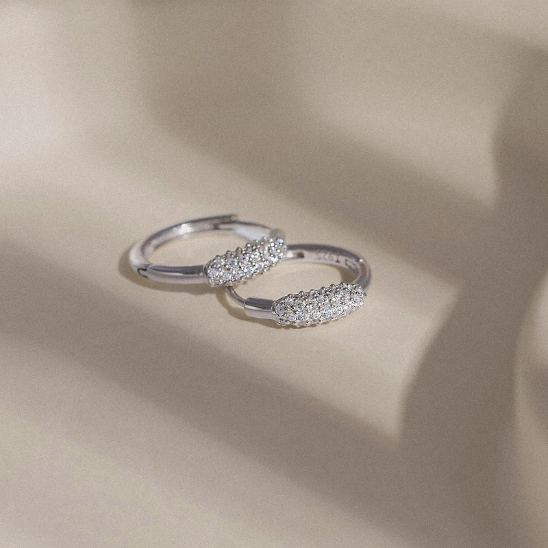 Diamonart Marilyn Monroe Womens White Cubic Zirconia 14mm Hoop Earrings