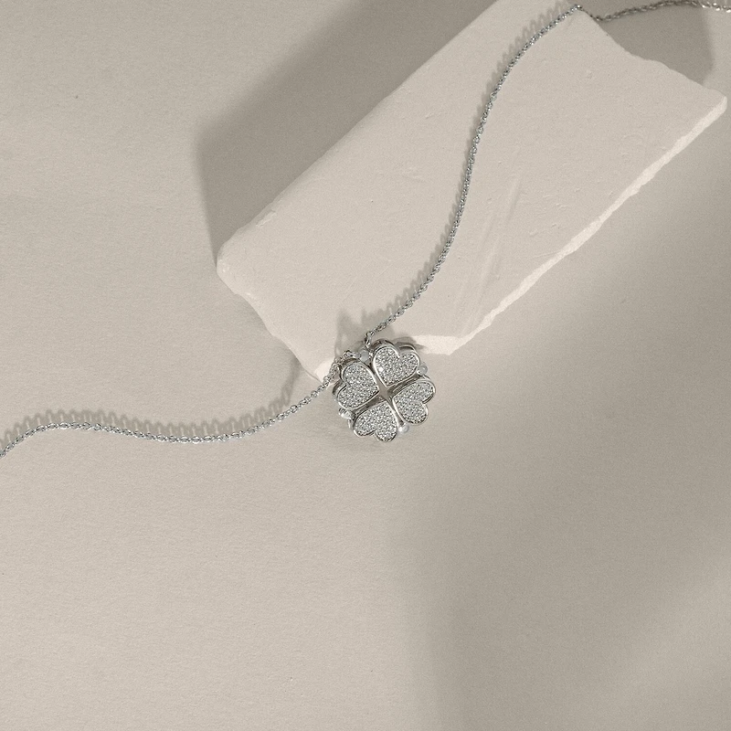Diamonart Marilyn Monroe Womens Cubic Zirconia Platinum Over Silver Clover Heart 16 Inch Pendant Necklace