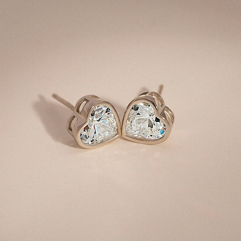 Diamonart Marilyn Monroe 2 3/4 CT. T.W. White Cubic Zirconia Platinum Over Silver 7.8mm Heart Stud Earrings