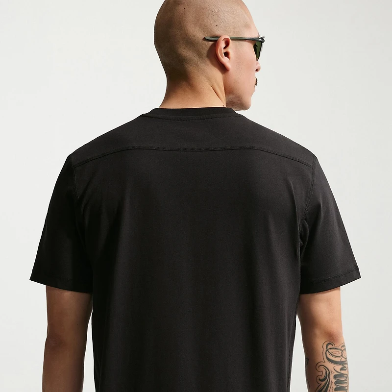 Nike Mens Round Neck Short Sleeve Classic Fit Graphic T-Shirt