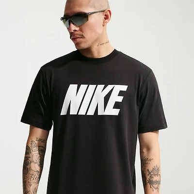 Nike Mens Round Neck Short Sleeve Classic Fit Graphic T-Shirt