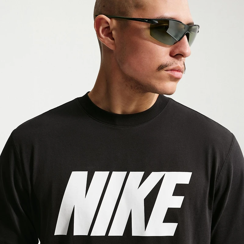 Nike Mens Round Neck Short Sleeve Classic Fit Graphic T-Shirt
