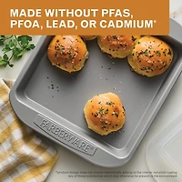 Farberware Bakeware 9" Cake Pan with Lid