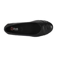 Btrue By Baretraps Kaylee Womens Round Closed Toe Slip-On Shoe