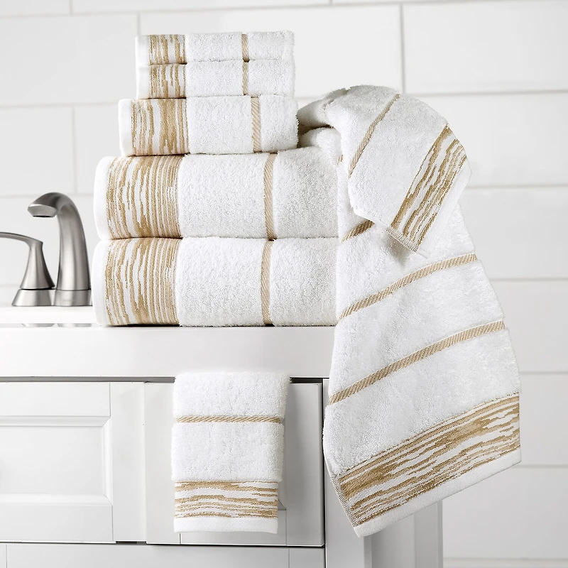 Nicole Miller Sydney 2-pc. Geo Linear Bath Towel