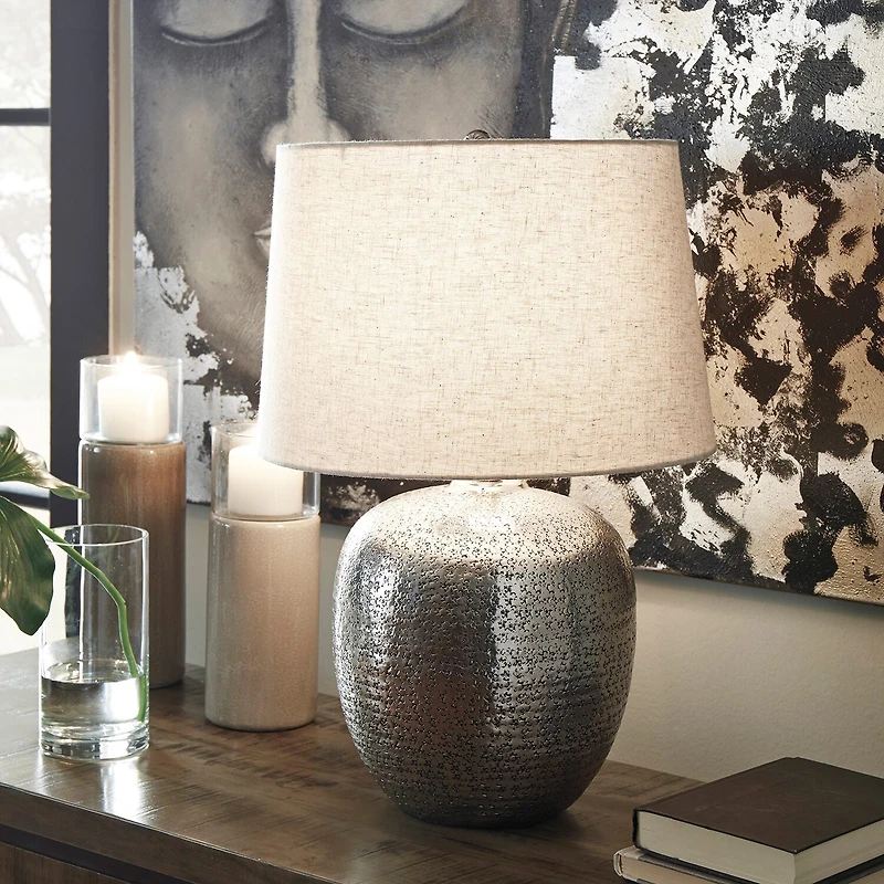 Signature Design by Ashley® Magalie Metal Table Lamp