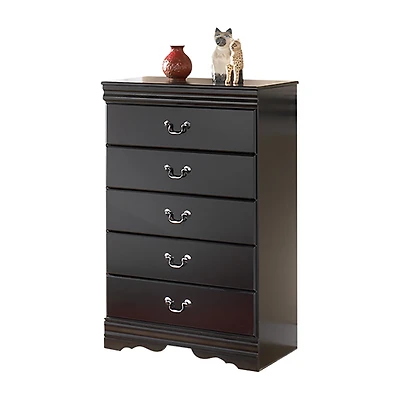 Signature Design by Ashley® Gilmore 5-Drawer Chest