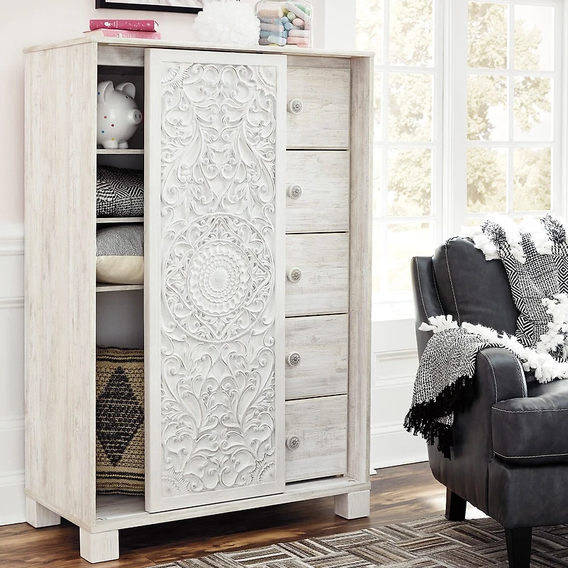 Signature Design by Ashley Paxberry 5 Drawer Dressing Chest