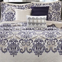Madison Park Cardiff 6-Pc Reversible Quilt Set With Throw Pillows