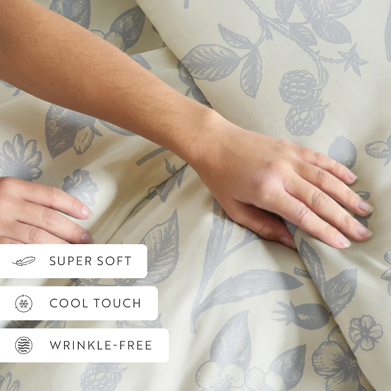 Casual Comfort Premium Ultra Soft Garden Pattern Duvet Cover Set