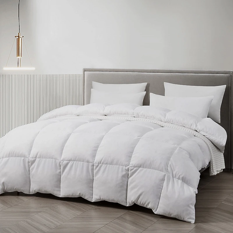 Serta White Feather/Down Comforter
