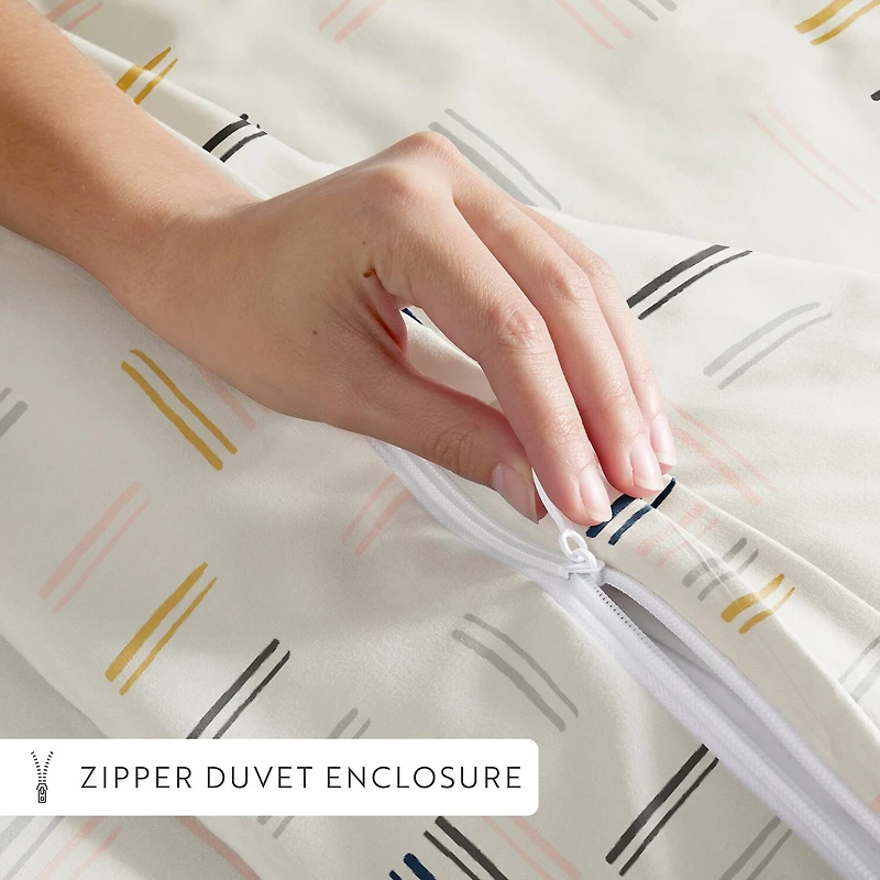 Casual Comfort Geo Dash Patterned Duvet Cover Set