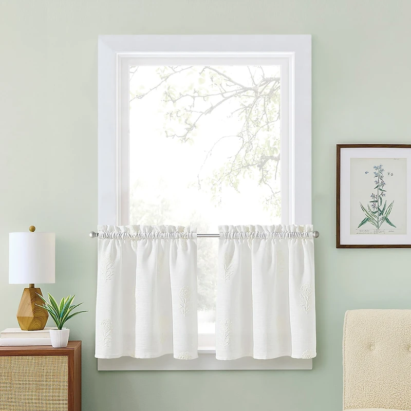 CURTIANWORKS Grace Floral 2-pc. Rod Pocket Window Tier