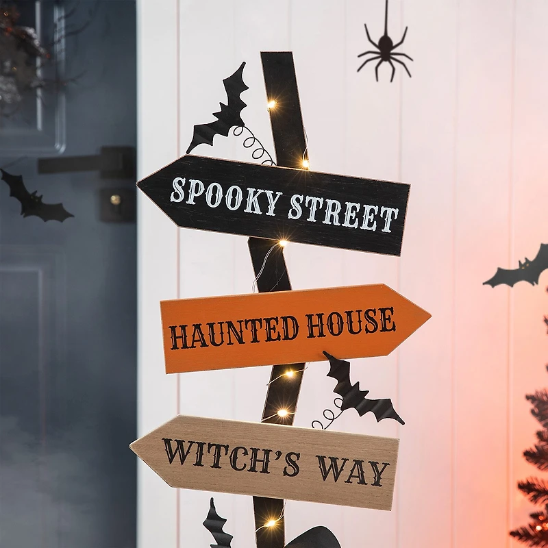 Glitzhome Lighted Wooden Witch's Broom Decor Halloween Indoor Porch Sign