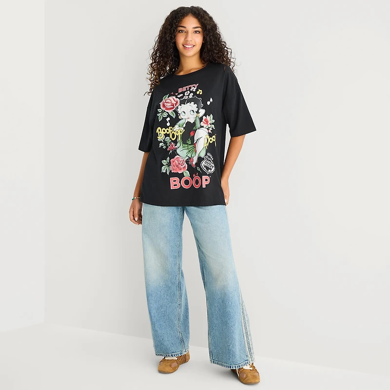 New World Womens Juniors Crew Neck Elbow Sleeve Oversized Betty Boop Graphic T-Shirt