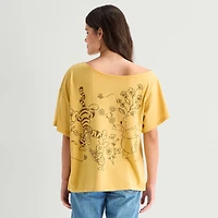 Winnie Off The Shoulder Tee Womens Juniors Round Neck Short Sleeve Loose Fit Pooh Graphic T-Shirt