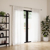 Umbra® Cappa 1¼" Adjustable Curtain Rod