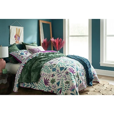 Distant Lands Amira Quilt Set